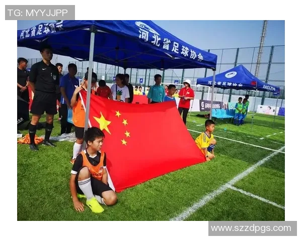 光头形象的足球明星们如何在赛场上展现魅力与实力的完美结合